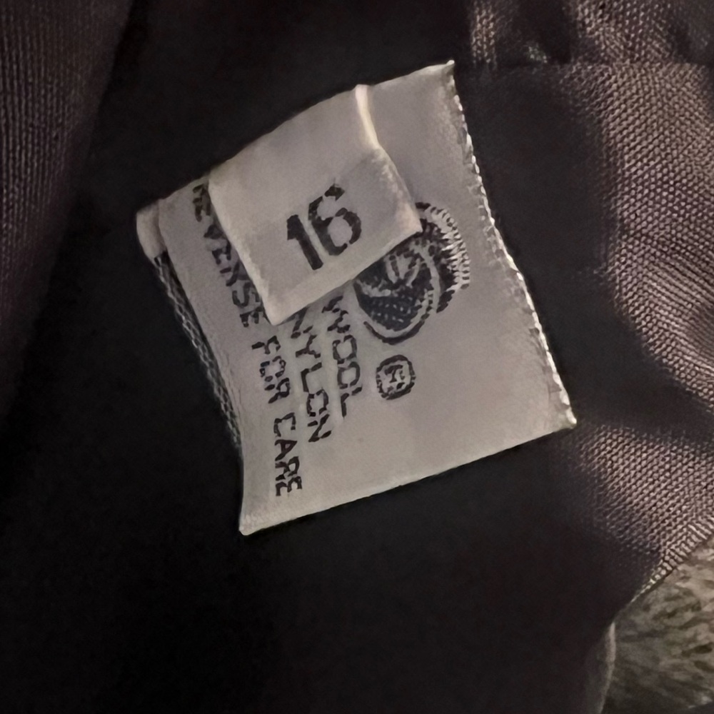 MAKE AN OFFER - HERMAN KAY VINTAGE Herringbone Coat - Picture 9 of 11